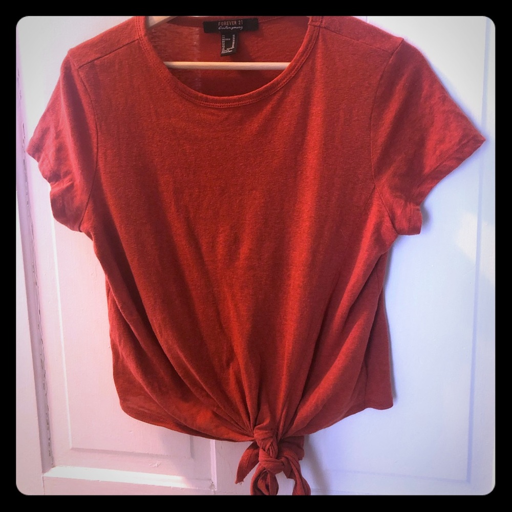 SALE🎉Forever 21 knotted tee
